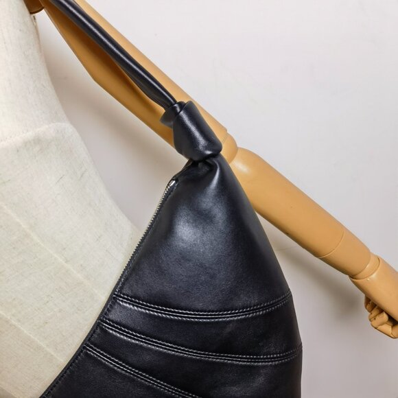 Lemaire Croissant Small leather shoulder bag - Picture 7 of 11